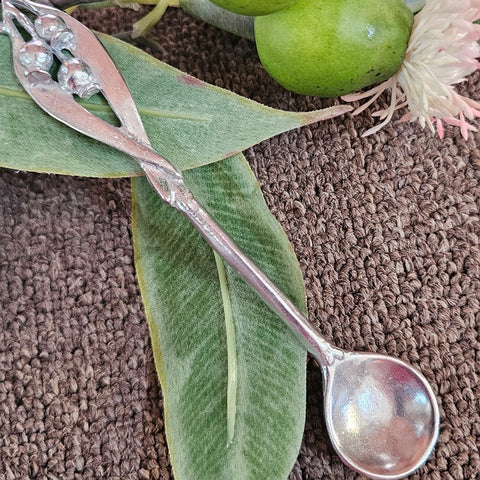 AUSTRALIAN MADE SILVER PEWTER OLIVE SPOON [STYLE:DOUBLE LEAF CROSSED TIPS]