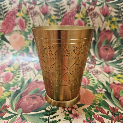 HAND POURED CANDLE IN BRASS VOTIVE [FRAG:GARDENIA]