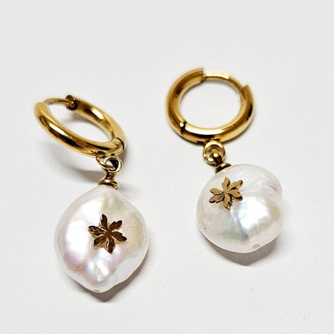 LUNA AND MAC EARRINGS SLEEPERS BAROQUE PEARL