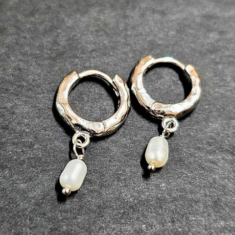 BIANC CLAM SILVER EARRINGS SLEEPER WITH PEARL