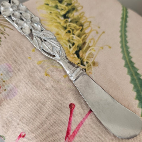 AUSTRALIAN MADE SILVER PEWTER PATE KNIFE [STYLE:NUTCOTE]