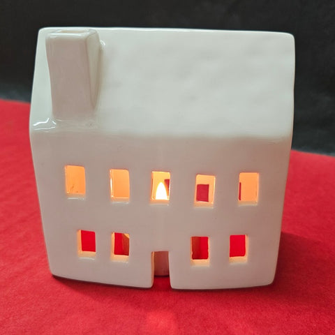PORCELAIN TEA LIGHT HOUSE WHITE