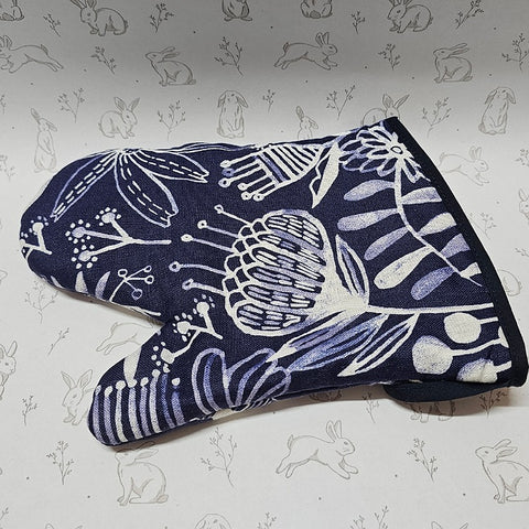 OVEN MITT NAVY NATIVES LINEN [STYLE:SINGLE MITT]