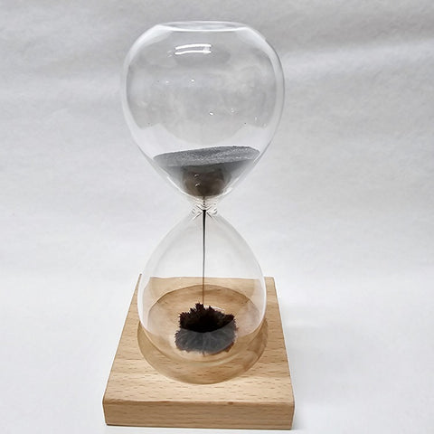 MAGNETIC HOUR GLASS