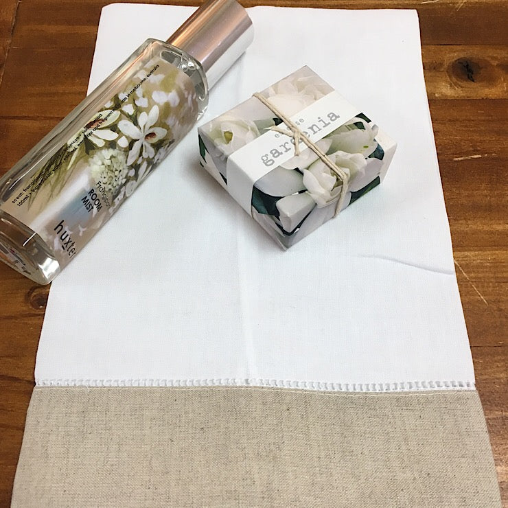 LINEN HAND TOWELS WITH TAUPE TRIM