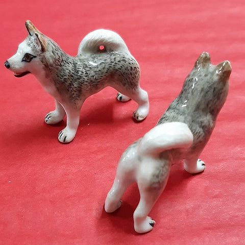 PORCELAIN FIGURINE ALASKAN MALAMUTE
