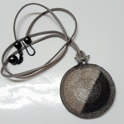 STAINLESS STEEL CROCHETED NECKLACE ON LEATHER