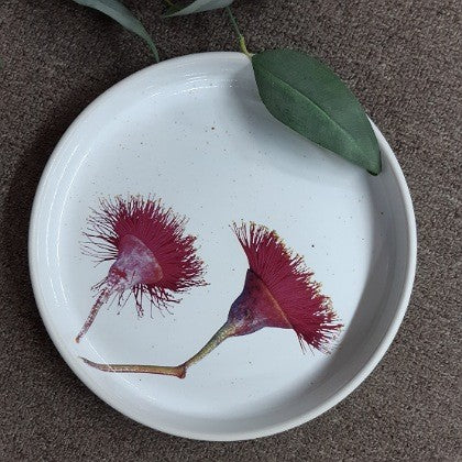 ANGUS AND CELESTE GUM BLOSSOM PLATE