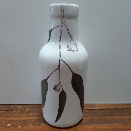ANGUS AND CELESTE VASE WITH HANGING GUM