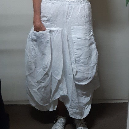 LONG COCOON STYLE SKIRT WHITE 2 FRONT POCKETS