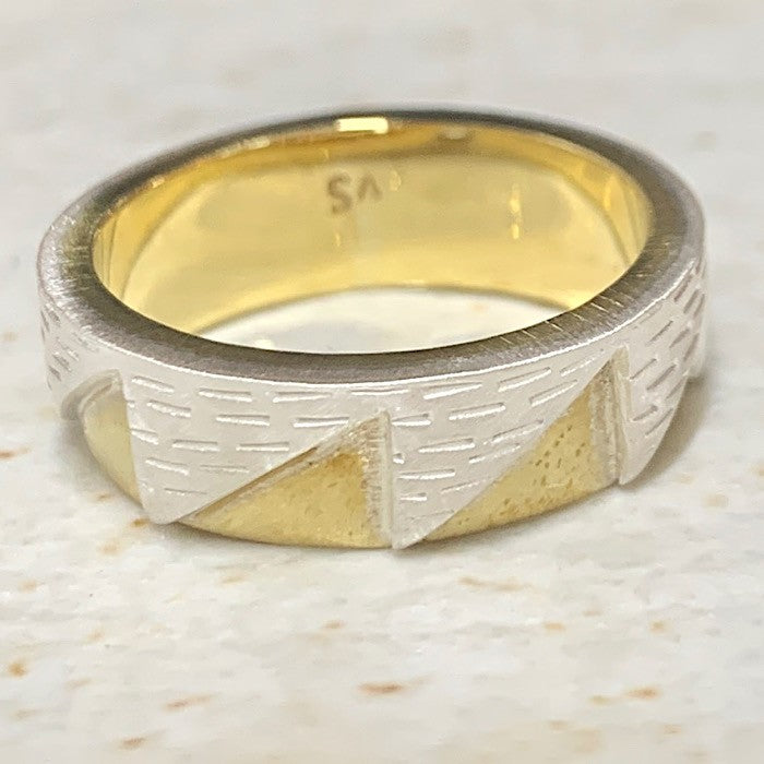 RING BRASS BAND STERLING SILVER ZIG ZAG FEATURE SIZE 7.5