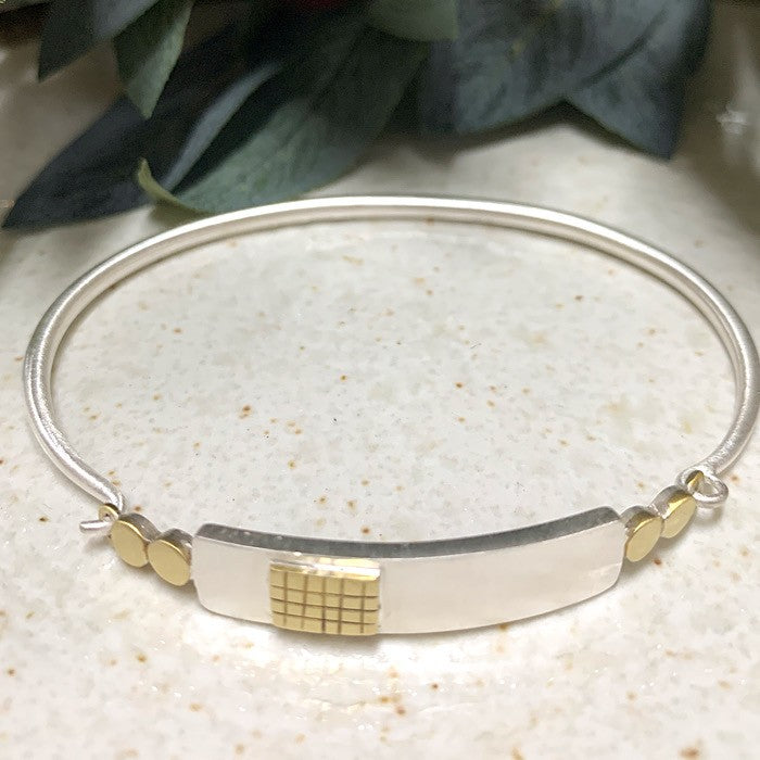 BRACLELET WITH SQUARE BRASS FEATURE ON CLASP