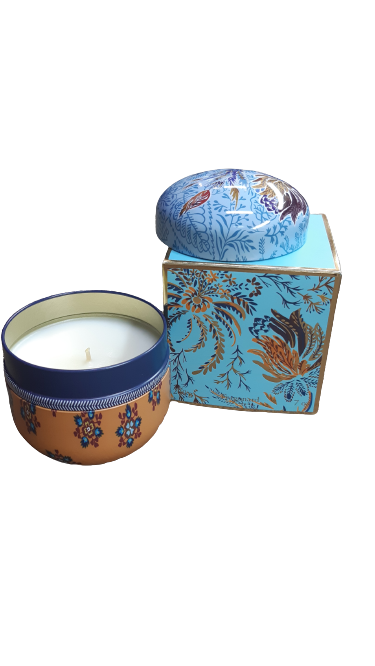 PERFUMED CANDLE IN DECORATIVE TIN