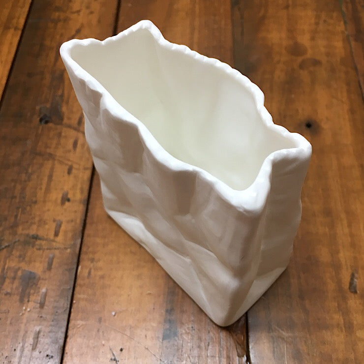 SMALL WHITE CERAMIC PAPER BAG