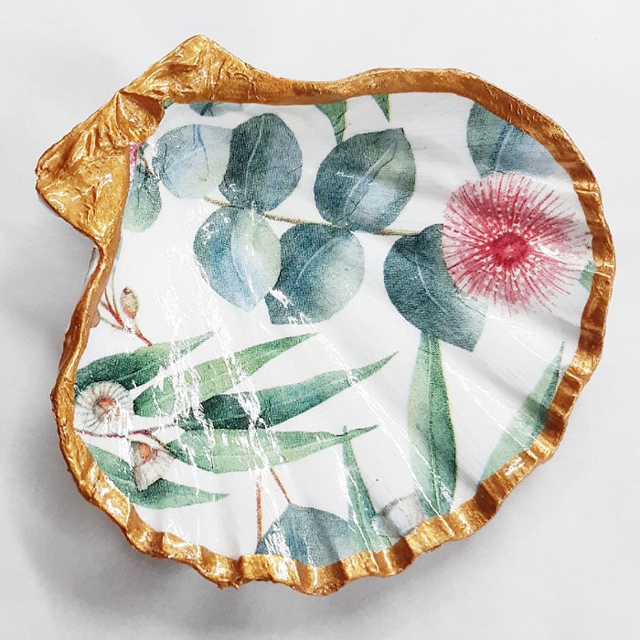 PAINTED SHELL DISH